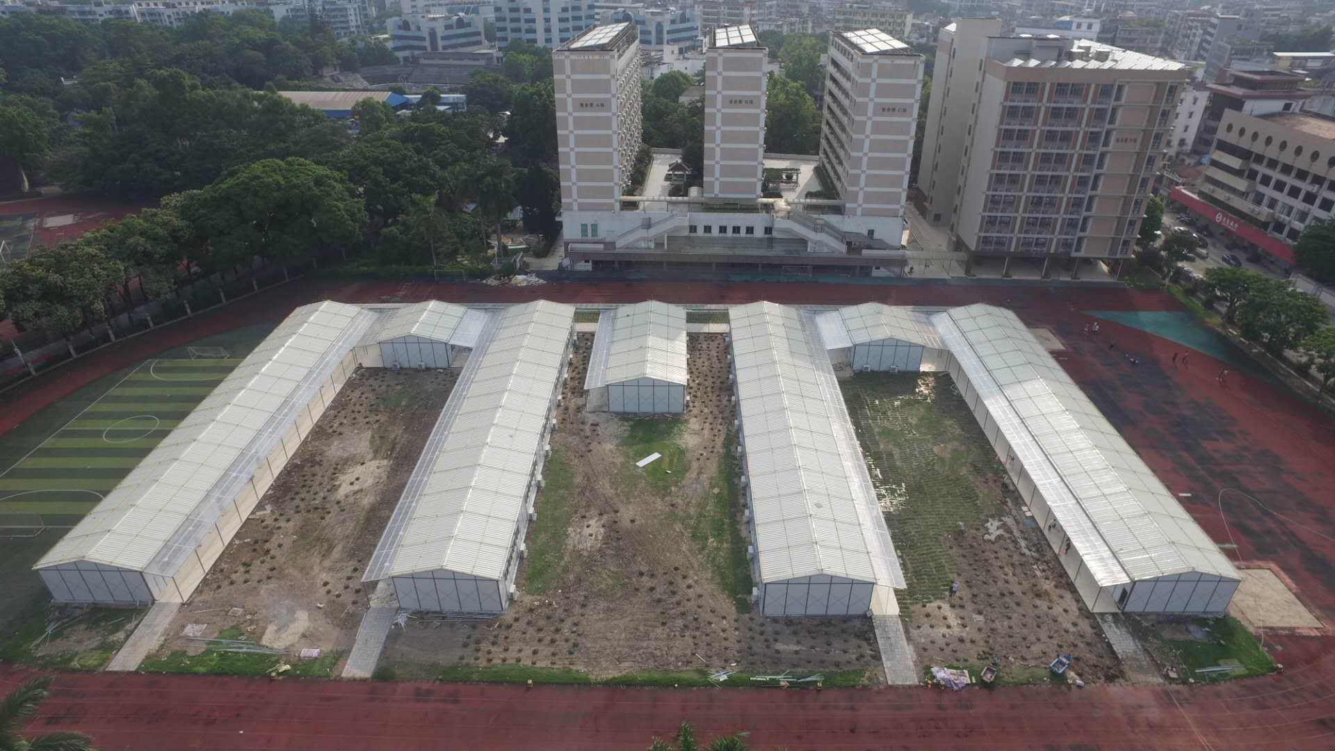 东莞中学临时教室1.jpg